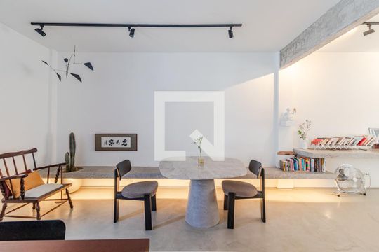 Sala de apartamento para alugar com 1 quarto, 70m² em Pinheiros, São Paulo
