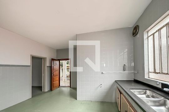 Cozinha de casa para alugar com 2 quartos, 74m² em Centro, São Leopoldo
