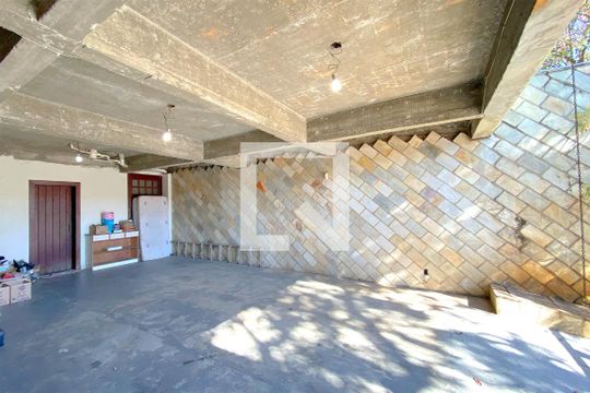 Garagem de casa à venda com 5 quartos, 357m² em Esplanada, Belo Horizonte