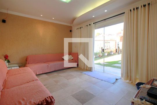 Sala de TV de casa à venda com 5 quartos, 357m² em Esplanada, Belo Horizonte