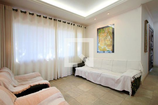 Sala de casa à venda com 5 quartos, 357m² em Esplanada, Belo Horizonte