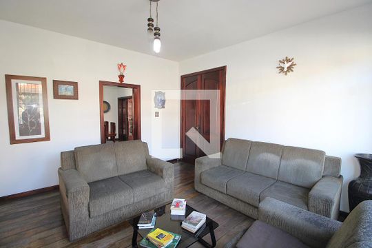 Sala de casa à venda com 7 quartos, 347m² em Méier, Rio de Janeiro