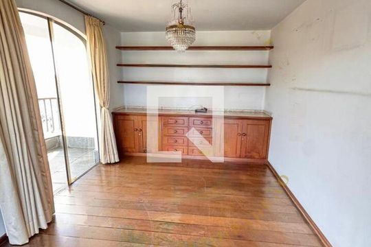 Apartamento para alugar com 3 quartos, 230m² em Vila Morumbi, São Paulo