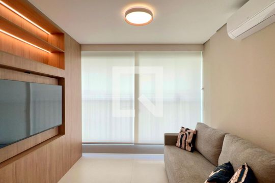 Sala de kitnet/studio para alugar com 1 quarto, 37m² em Pinheiros, São Paulo