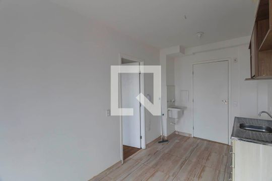 Sala/Cozinha de apartamento para alugar com 1 quarto, 27m² em Vila Tolstoi, São Paulo
