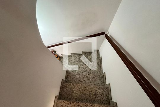 Escada P/ Primerio Andar de casa de condomínio à venda com 3 quartos, 85m² em Imirim, São Paulo