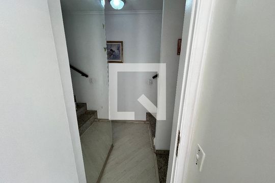 Corredor Primeiro Andar de casa de condomínio à venda com 3 quartos, 85m² em Imirim, São Paulo
