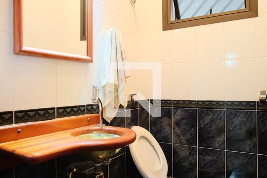 Lavabo de casa à venda com 4 quartos, 180m² em Vila Gomes Cardim, São Paulo
