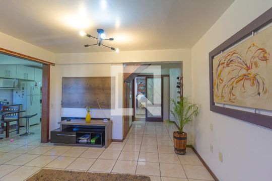 Sala de casa para alugar com 4 quartos, 260m² em Olaria, Canoas