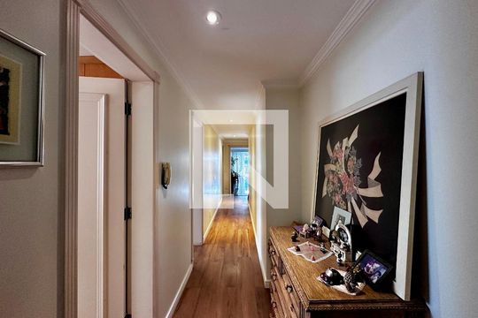 Corredor Suítes de apartamento à venda com 4 quartos, 323m² em Parque Colonial, São Paulo