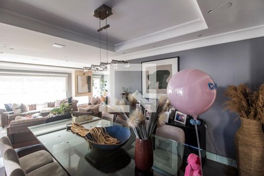 Sala de casa de condomínio à venda com 5 quartos, 480m² em Tamboré, Santana de Parnaíba