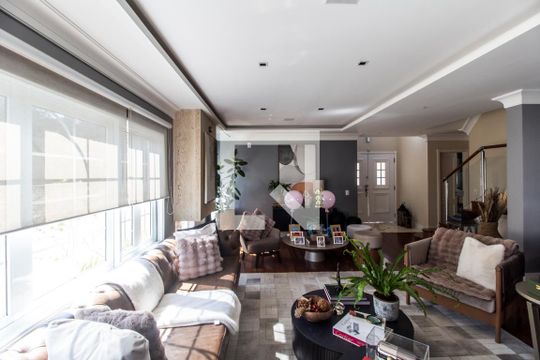 Sala de casa de condomínio à venda com 5 quartos, 480m² em Tamboré, Santana de Parnaíba