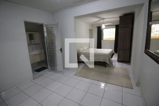 Suíte  de casa à venda com 3 quartos, 132m² em Cidade das Flores, Osasco