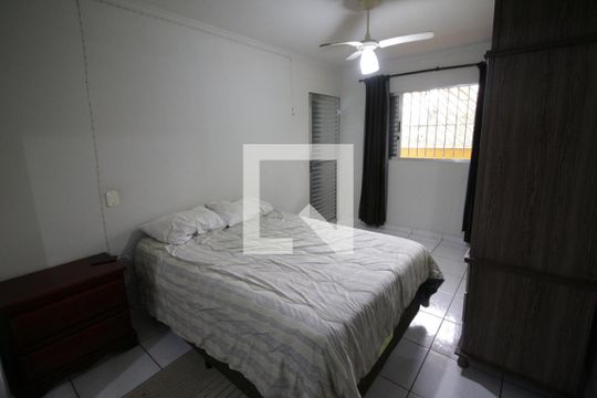 Suíte  de casa à venda com 3 quartos, 132m² em Cidade das Flores, Osasco