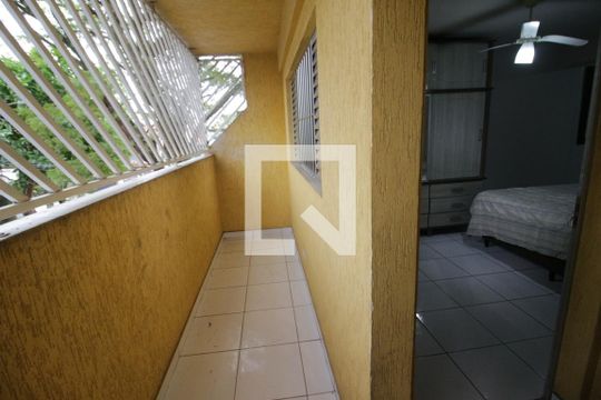 Suíte  de casa para alugar com 3 quartos, 132m² em Cidade das Flores, Osasco