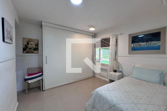 Suíte 1 de casa de condomínio para alugar com 3 quartos, 658m² em Vargem Grande, Rio de Janeiro