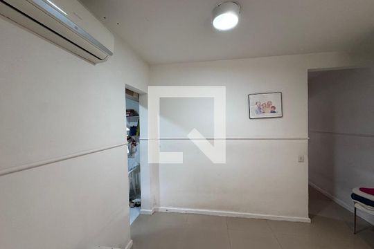 Suíte 1 de casa de condomínio para alugar com 3 quartos, 658m² em Vargem Grande, Rio de Janeiro