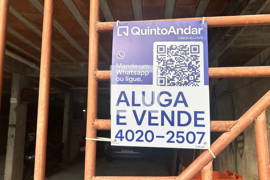 Fachada e Placa de apartamento para alugar com 2 quartos, 60m² em Vargem Pequena, Rio de Janeiro