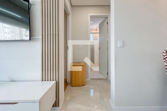 Corredor de apartamento à venda com 2 quartos, 55m² em Vila Independencia, São Paulo