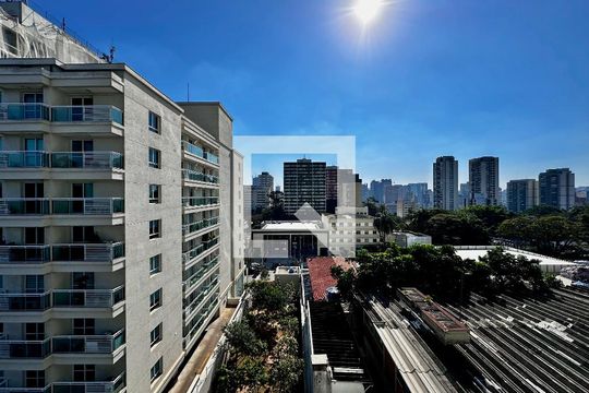 Vista Sacada do Quarto de kitnet/studio para alugar com 0 quarto, 28m² em Santo Amaro, São Paulo