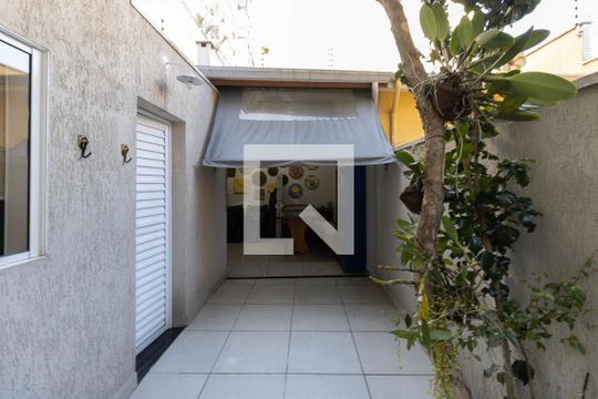 Quintal de casa à venda com 3 quartos, 200m² em Aclimação, São Paulo
