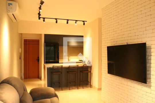 Sala de apartamento para alugar com 2 quartos, 54m² em Lapa, São Paulo