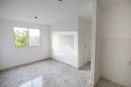 Sala de apartamento para alugar com 2 quartos, 41m² em Guaratiba, Rio de Janeiro