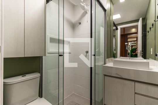 Banheiro de apartamento para alugar com 1 quarto, 48m² em Vila Buarque, São Paulo
