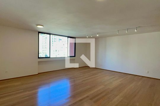 Sala de apartamento à venda com 3 quartos, 134m² em Cerqueira César, São Paulo