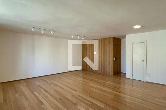 Sala de apartamento à venda com 3 quartos, 134m² em Cerqueira César, São Paulo