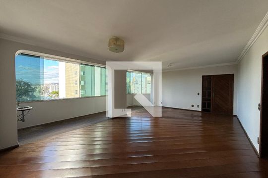 Apartamento à venda com 4 quartos, 420m² em Grajaú, Belo Horizonte