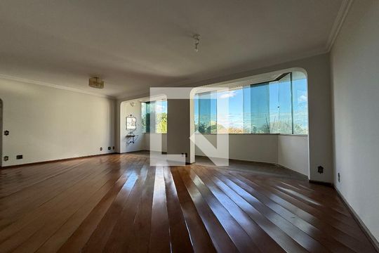 Apartamento à venda com 4 quartos, 420m² em Grajaú, Belo Horizonte