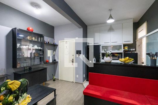 Sala de apartamento à venda com 2 quartos, 70m² em República, São Paulo