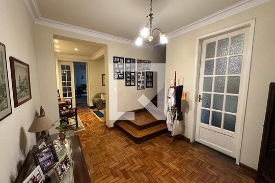Sala 1 de casa à venda com 3 quartos, 218m² em Água Branca, São Paulo