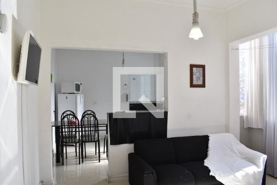 Sala 1 de apartamento para alugar com 2 quartos, 130m² em Centro, Curitiba
