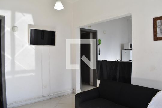 Sala 1 de apartamento para alugar com 2 quartos, 130m² em Centro, Curitiba