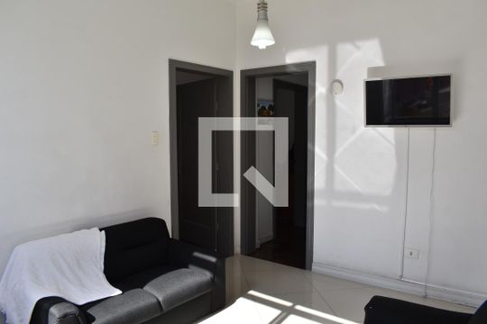 Sala 1 de apartamento para alugar com 2 quartos, 130m² em Centro, Curitiba