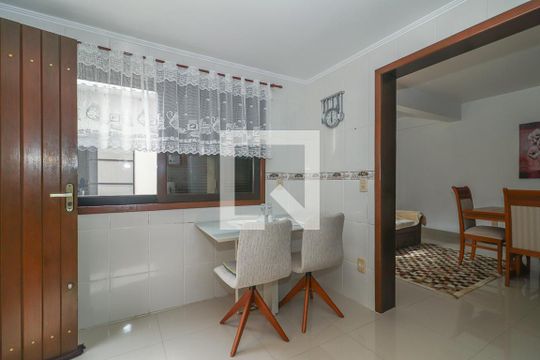 Cozinha de casa à venda com 4 quartos, 390m² em Morro Santana, Porto Alegre