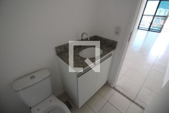 Lavabo de apartamento à venda com 3 quartos, 90m² em Taquara, Rio de Janeiro