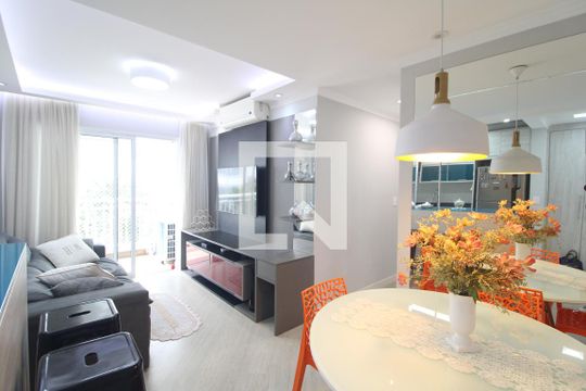 Sala de apartamento à venda com 2 quartos, 61m² em Vila Isa, São Paulo