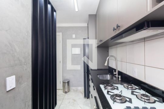 Cozinha e Área de Serviço de apartamento à venda com 2 quartos, 40m² em Jardim Santo Antonio, São Paulo