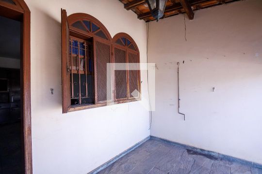 Varanda de casa à venda com 4 quartos, 360m² em Alto Caiçaras, Belo Horizonte