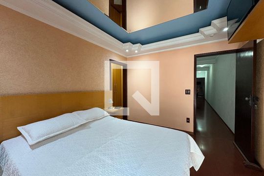 Suite de casa à venda com 3 quartos, 183m² em Parque Gerassi, Santo André