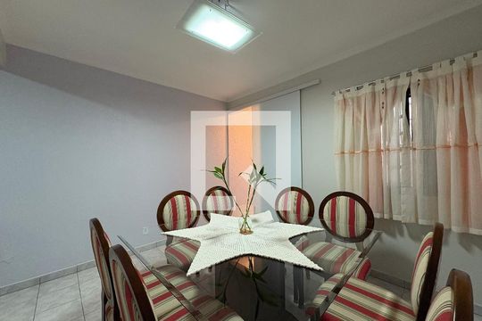 Sala de Jantar de casa à venda com 3 quartos, 183m² em Parque Gerassi, Santo André