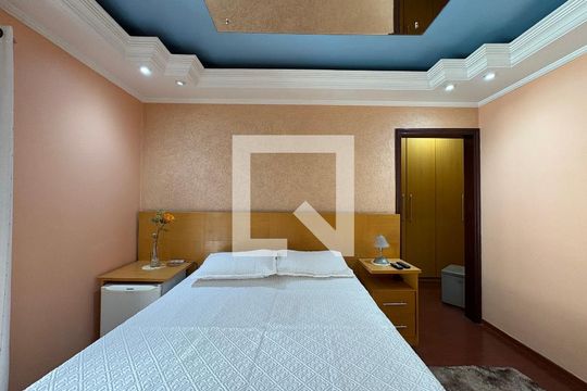 Suite  de casa à venda com 3 quartos, 183m² em Parque Gerassi, Santo André