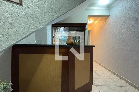 Sala de casa à venda com 3 quartos, 183m² em Parque Gerassi, Santo André