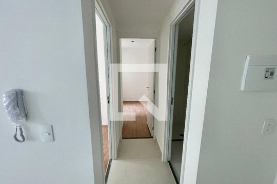 Corredor de apartamento para alugar com 2 quartos, 32m² em Vila Maria, Guarulhos