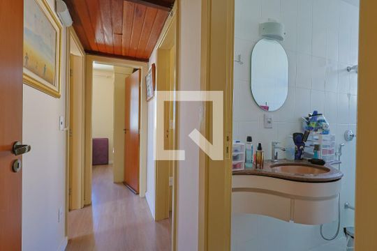 Corredor de apartamento à venda com 3 quartos, 125m² em Barroca, Belo Horizonte