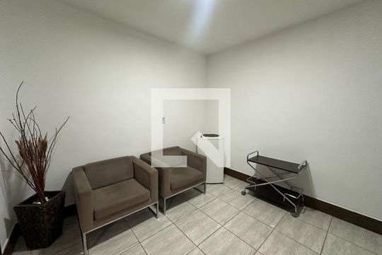 Sala 2 de casa para alugar com 3 quartos, 250m² em Jardim Belval, Barueri