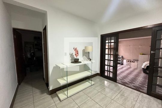 Sala 2 de casa para alugar com 3 quartos, 250m² em Jardim Belval, Barueri